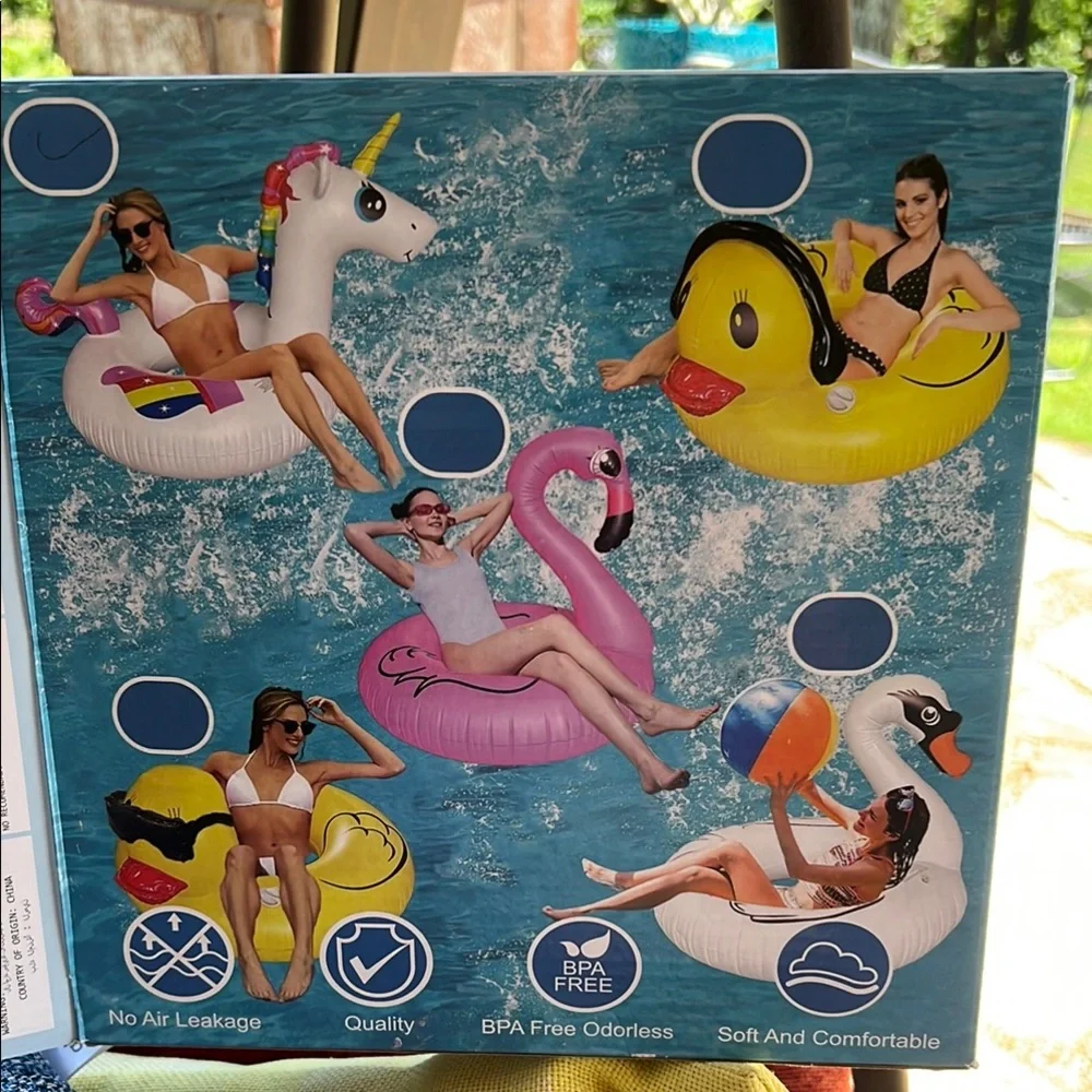 NWB COLOR CHANGING UNICORN INFLATABLE POOL FLOAT